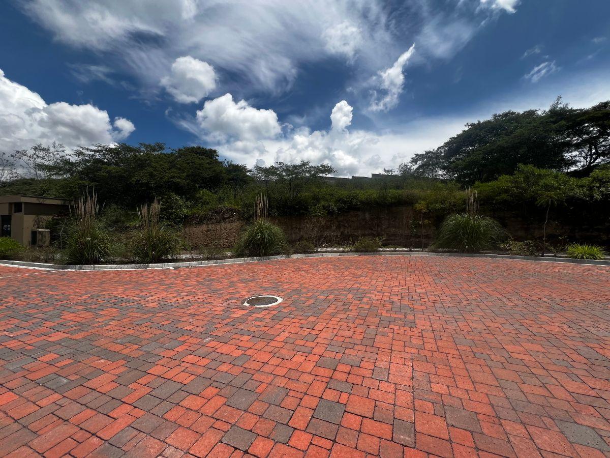 Vendo, Terreno de 1100 m² en Urbanización Exclusiva en Tumbaco — imagen 5