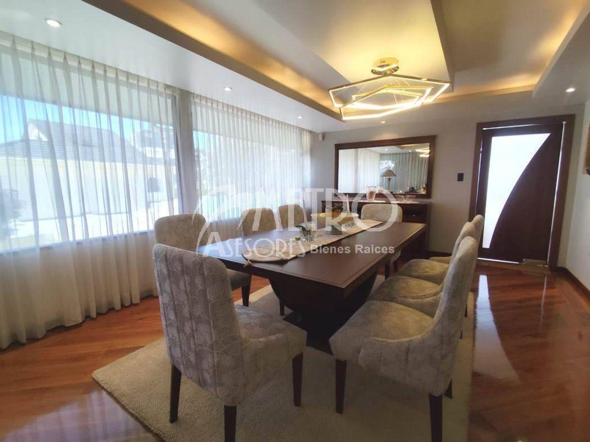 Casa en Venta 420 m² en Urb. Campo Alegre - Monteserrín — imagen 2