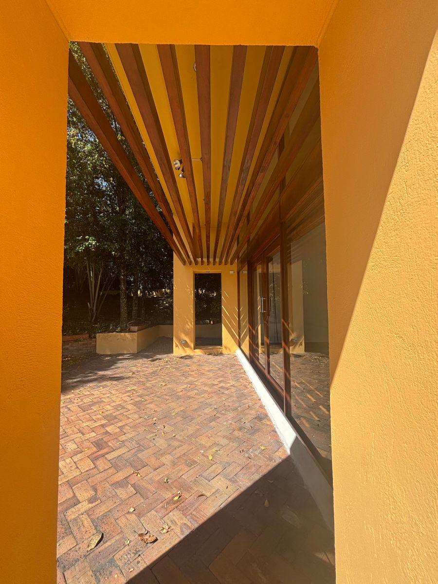 Cumbaya. en Urbanización de Lujo. Hermosa Casa — imagen 9
