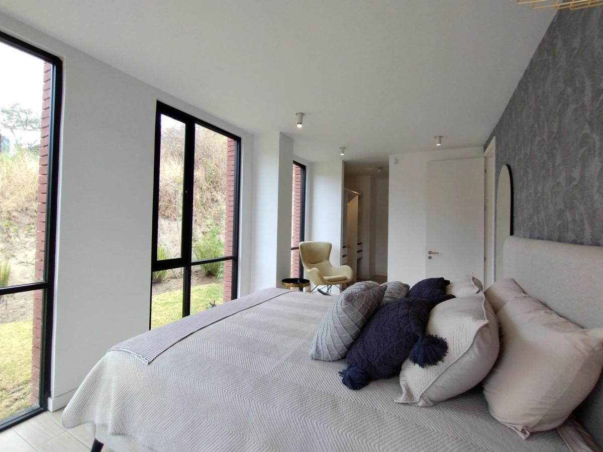 Venta Departamento con Vista 2 Dorm. y Balcón - Cumbayá — imagen 6