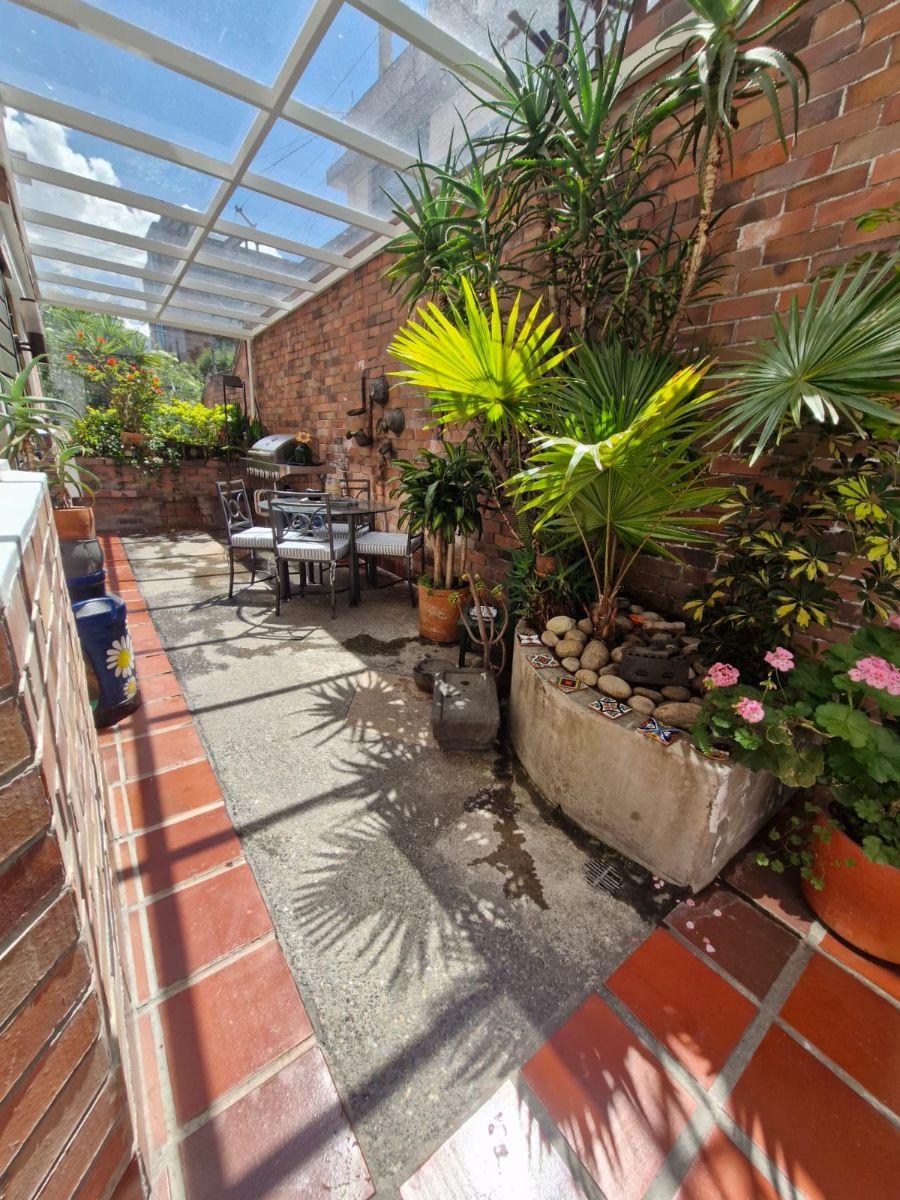 Exclusiva Propiedad con 2 Departamentos Independientes y 230 m² de Confort — imagen 10