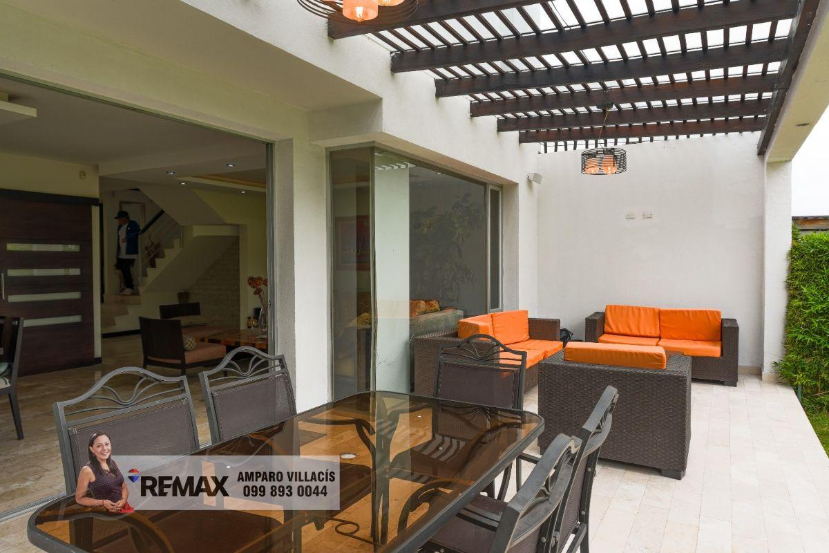 Casa Independiente con Amplio Jardín Sector Rancho San Francisco — imagen 9
