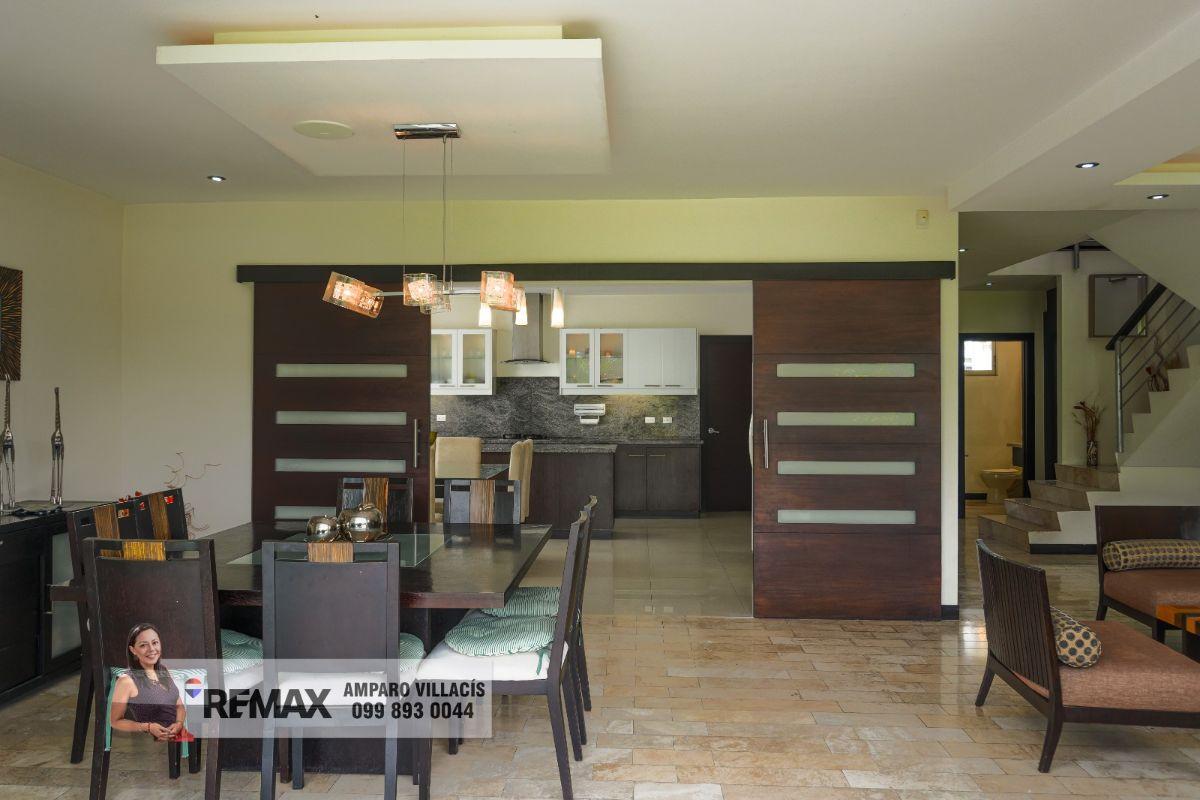 Casa Independiente con Amplio Jardín Sector Rancho San Francisco — imagen 2