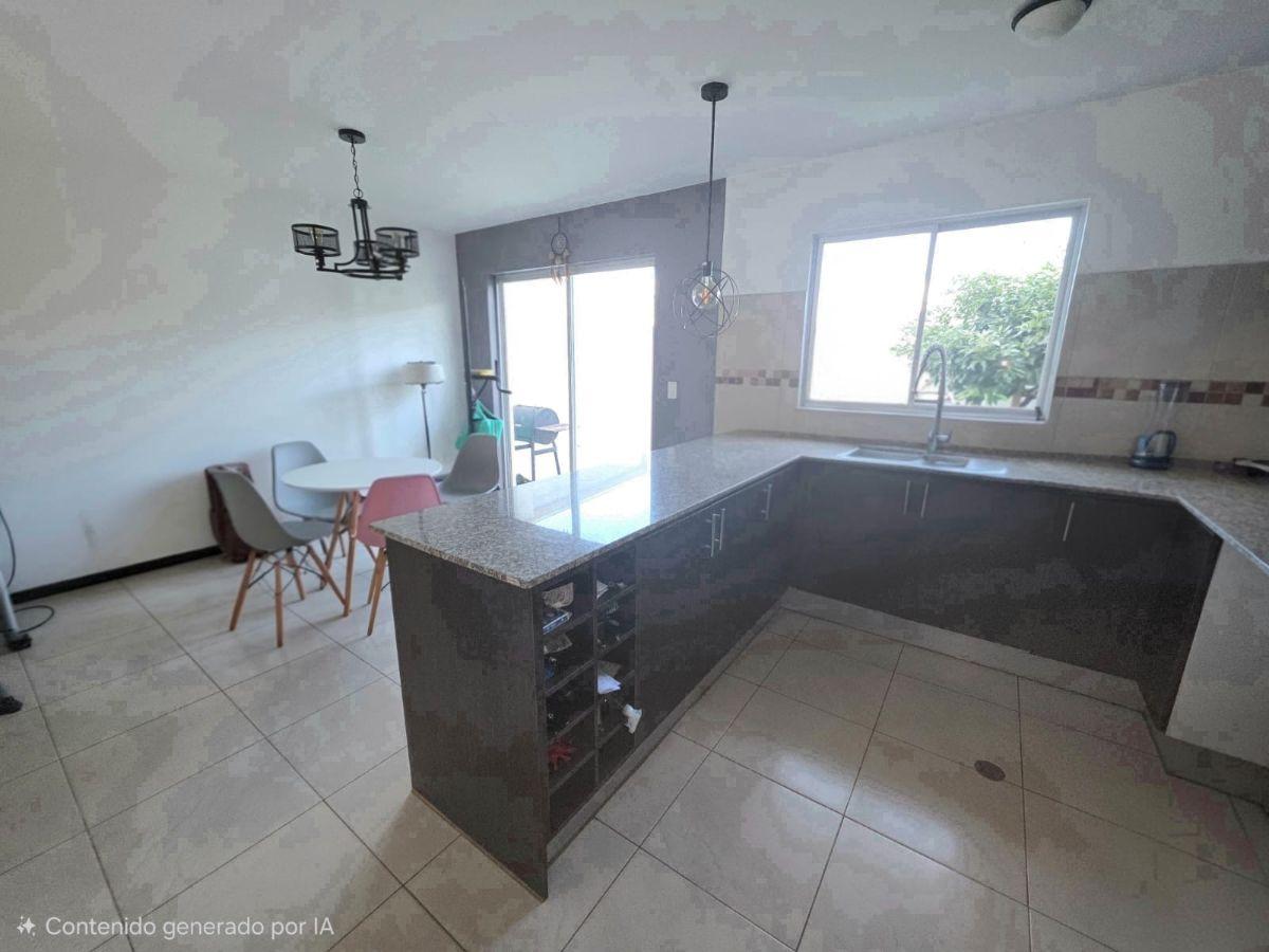 Vendo Casa en Armenia con Patio, Atico 3 Plantas — imagen 7