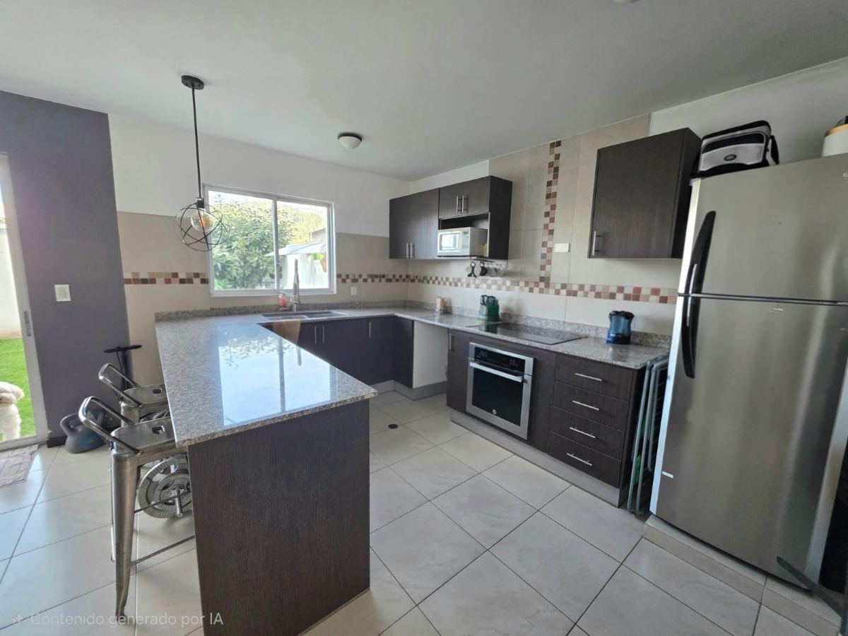Vendo Casa en Armenia con Patio, Atico 3 Plantas — imagen 6