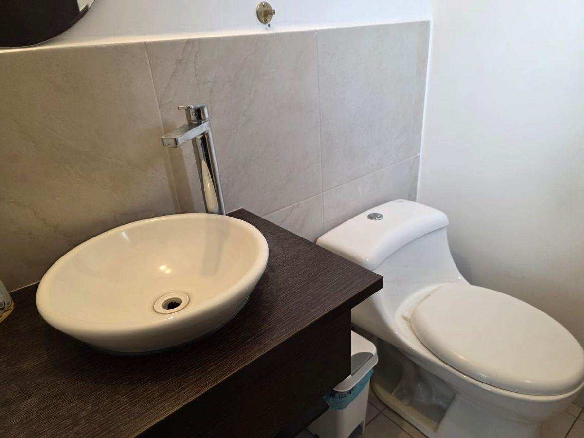 Vendo Casa en Armenia con Patio, Atico 3 Plantas — imagen 3