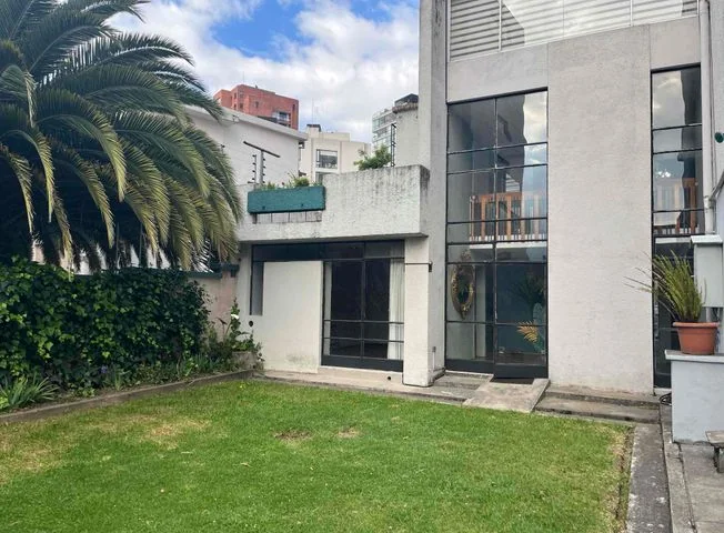 Terreno en venta en Gonzalez Suarez — imagen 1