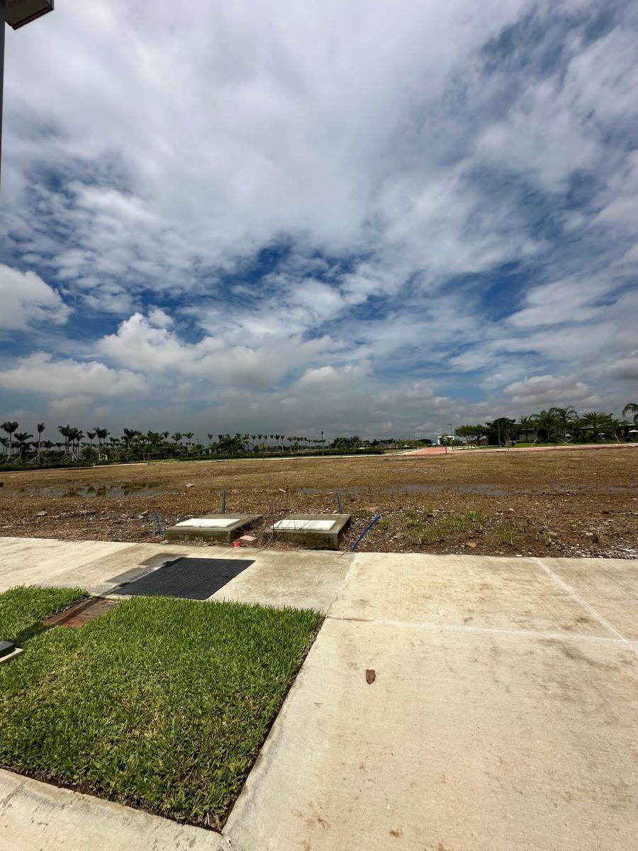 Terreno en Venta en La Urb. Punta Barranca - Samborondón, Guayas — imagen 6