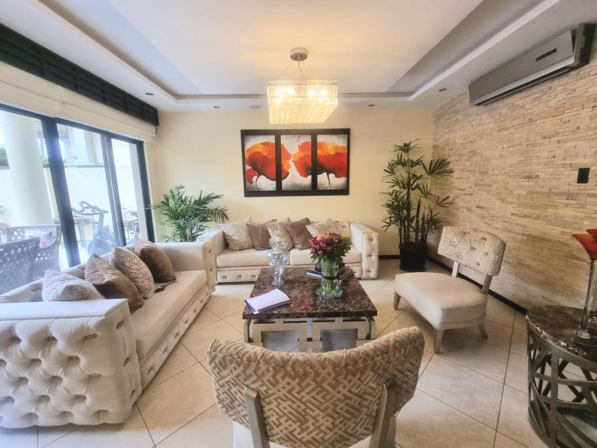 Casa en Venta, Urb. Estancias del Rio, Samborondon, Guayas — imagen 6