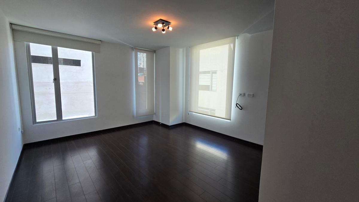 Carolina Vendo Lindo Pent House de Tres Dorm. y Vista — imagen 2