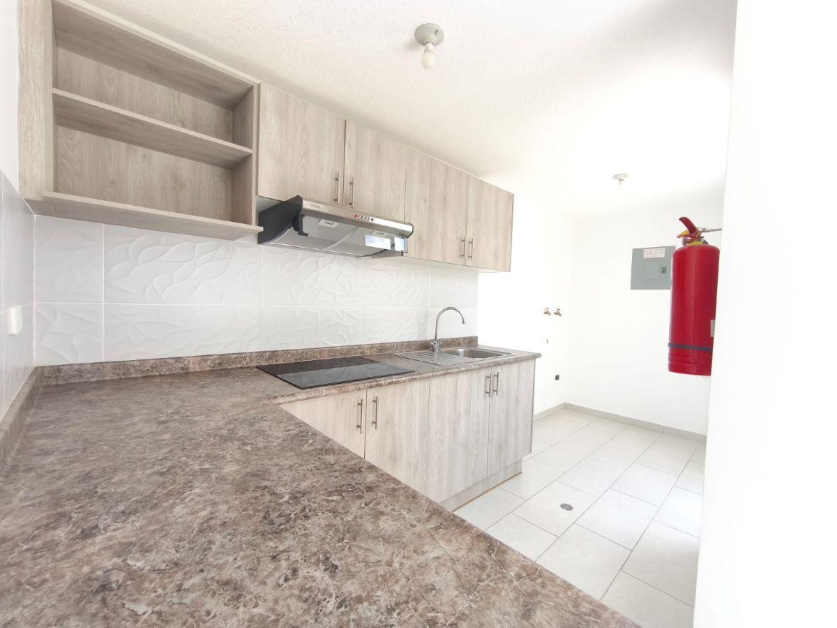 Casa Esquinera en Venta en Pomasquí con Áreas Sociales y Seguridad 24/7 — imagen 3