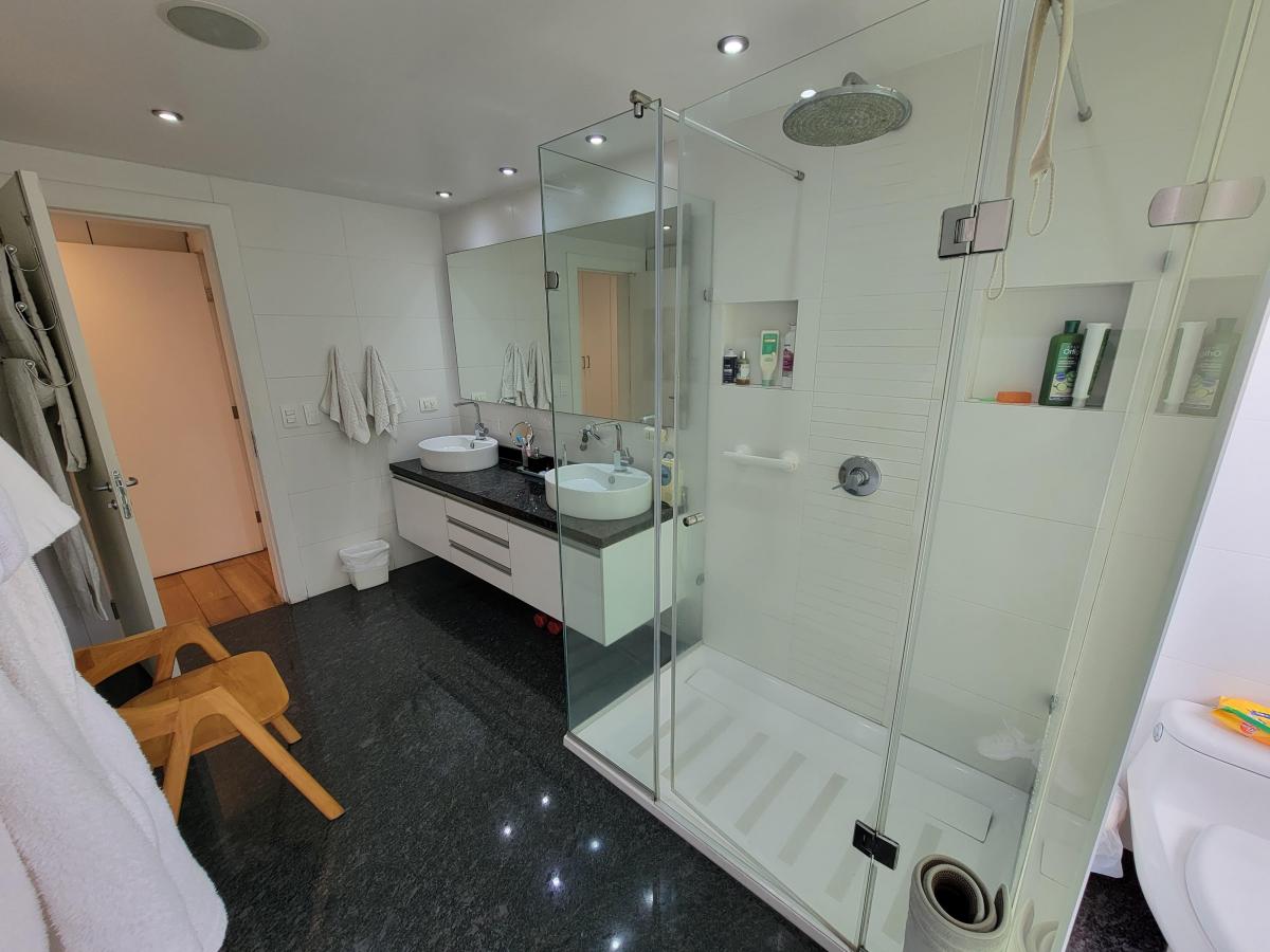 Departamento Amoblado de Venta en El Sector Quito Tenis de 325 m con Terraza Privada — imagen 9