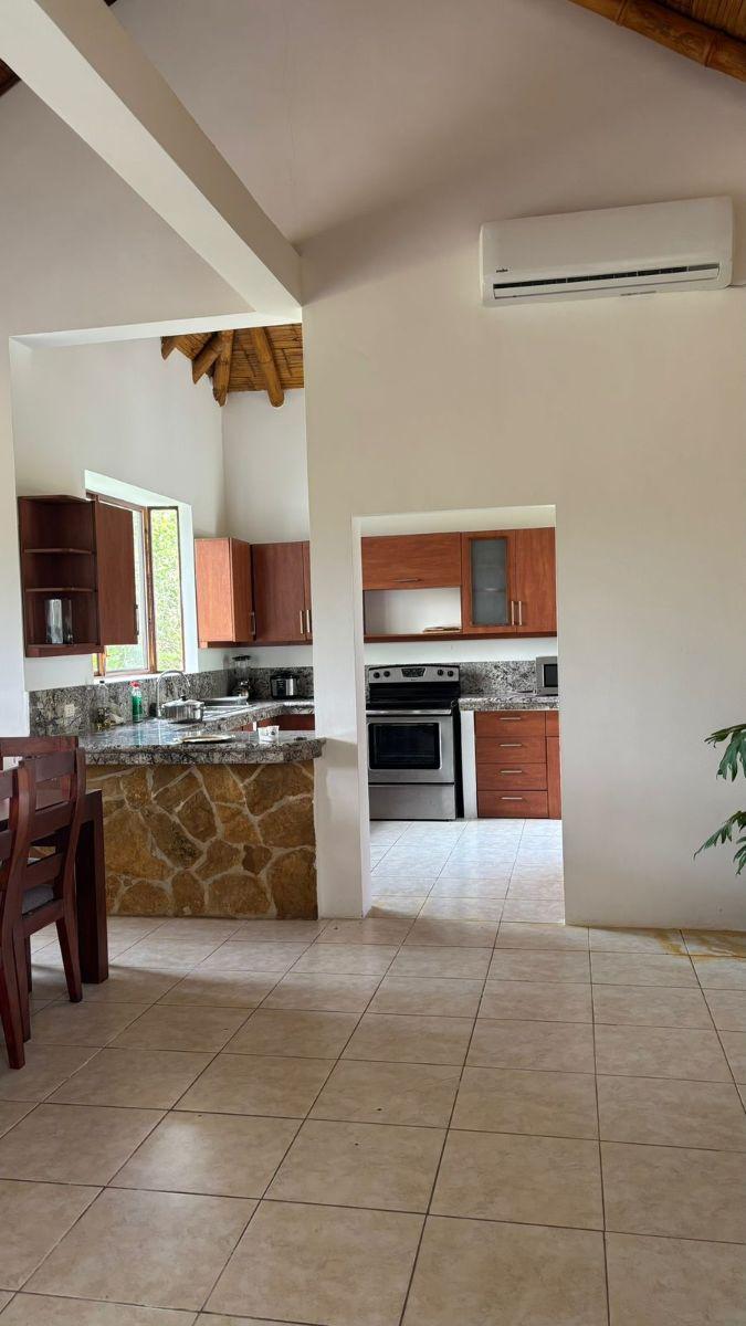 Casa en Venta en Olón Esquinera Amoblada con Vista Al Mar — imagen 10