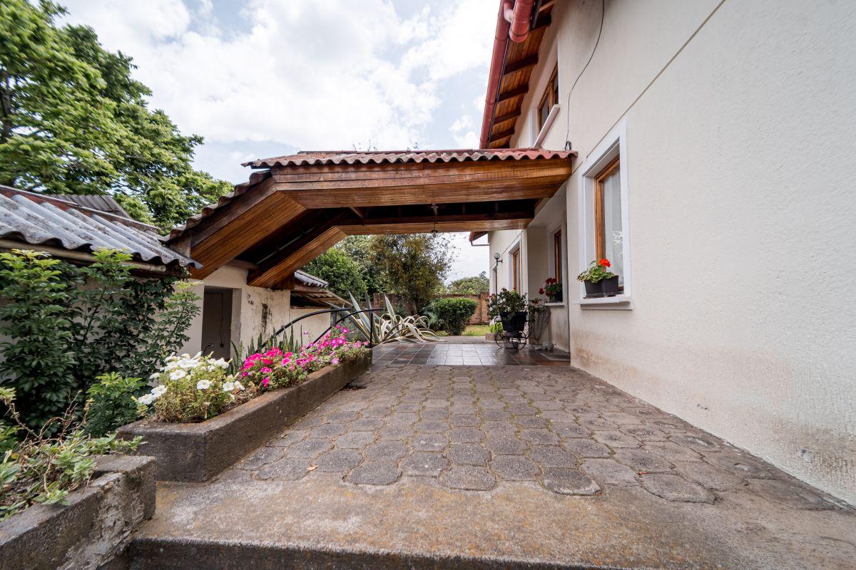 Terreno de 2.386 m² con Casa Estilo Suizo — imagen 6