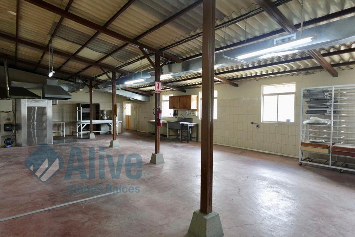 Terreno + Construcción Estratégica en Pusuquí — imagen 4