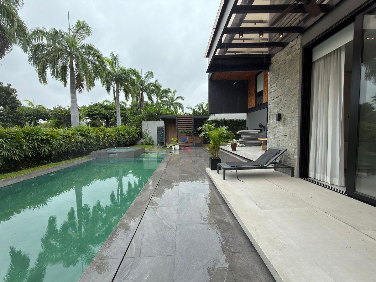 Isla del Rio - Isla Mocoli - Majestuosa Casa con Piscina en Venta!, Guayas — imagen 9