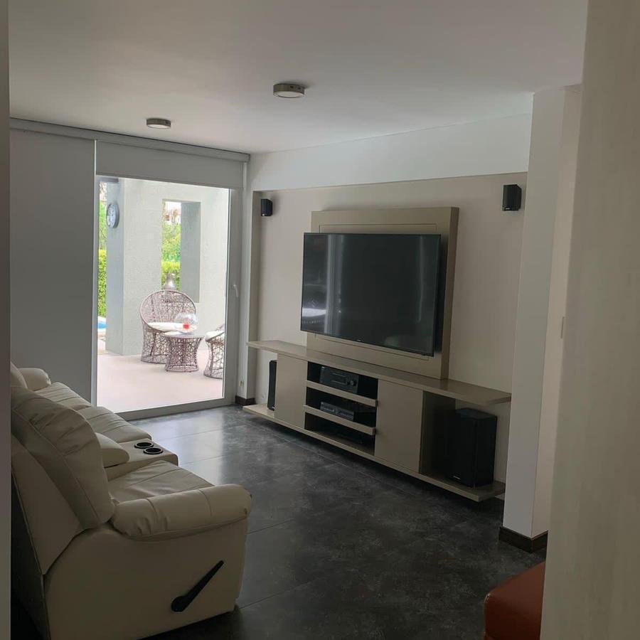 Casa con 4 Dorm. en Venta en Cumbayá, Zona Rancho San Francisco — imagen 5