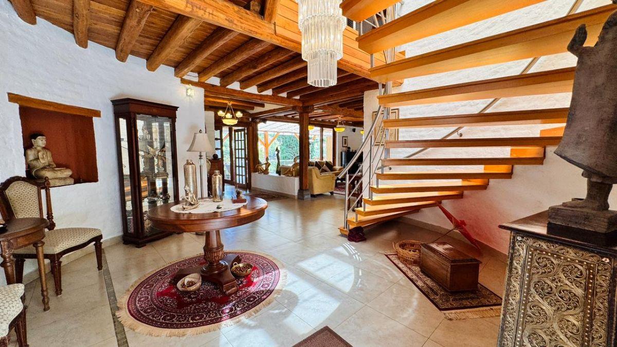 Venta de Casa Cumbaya Mas Terreno Dentro de Urbanizacion — imagen 2