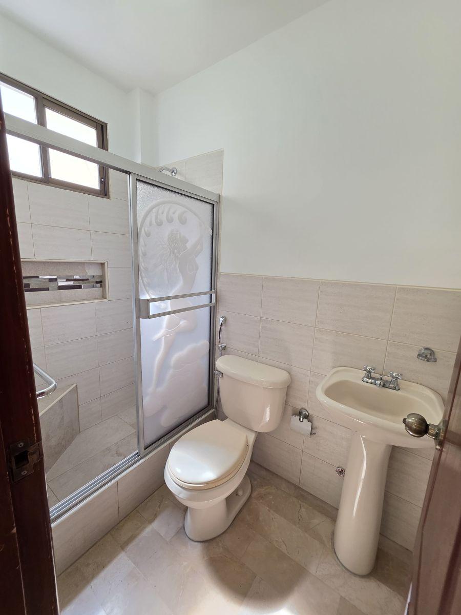 Casa de Venta Remodelada en Urb. Terranostra, Guayas — imagen 6