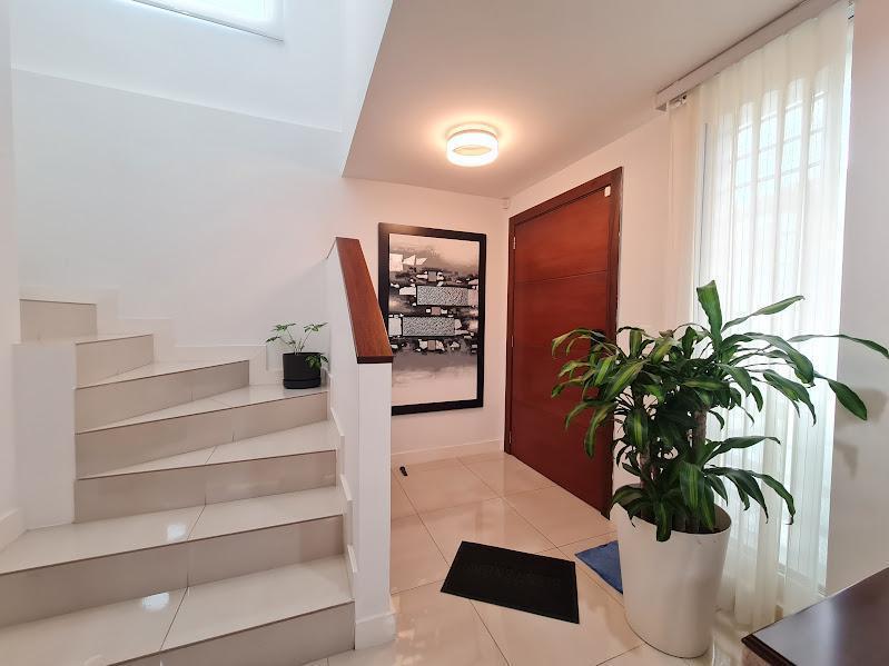 Venta Casa con Piscina Privada en Conjunto, 226 m² + 110 m² Áreas Abiertas — imagen 9