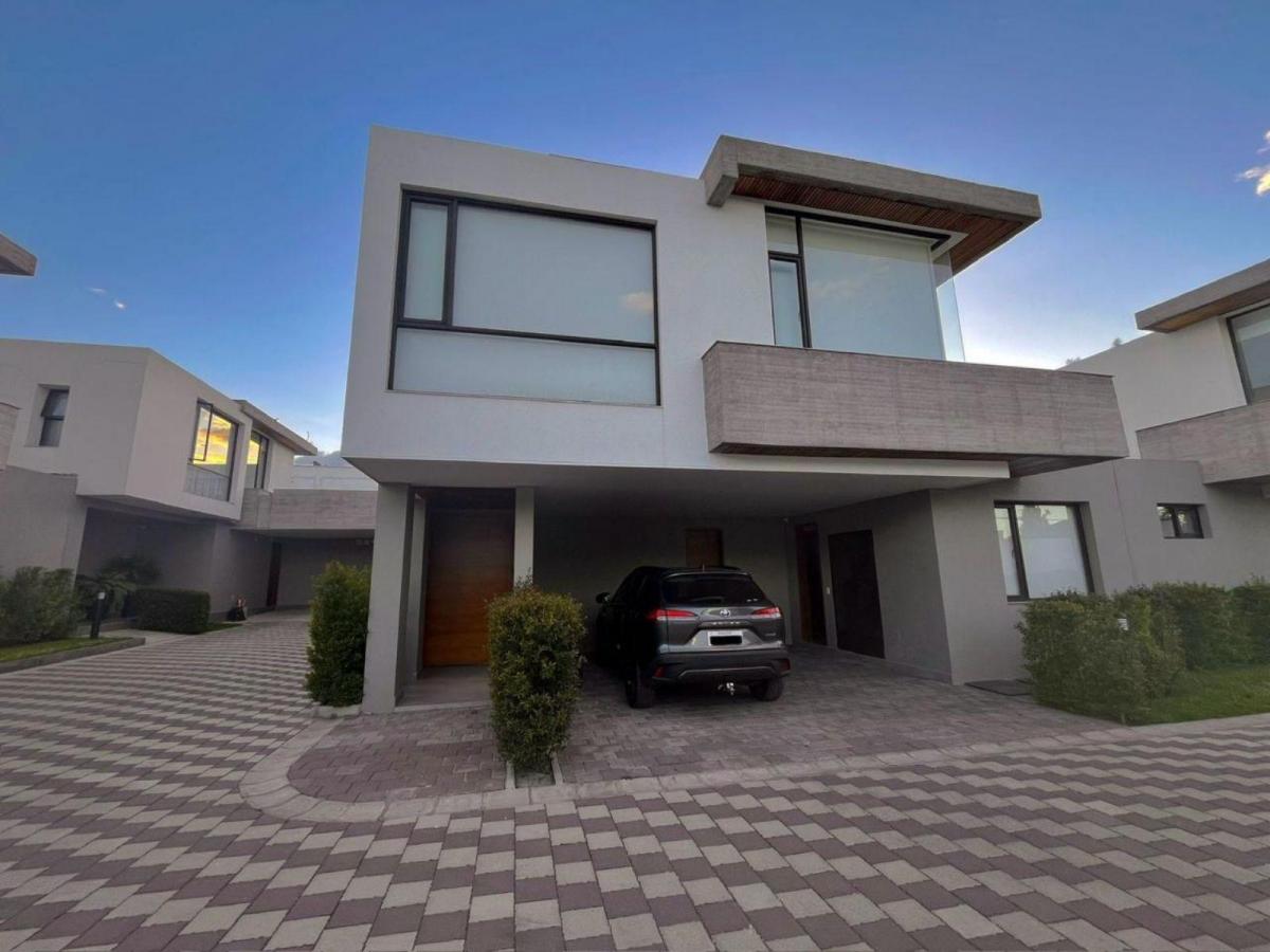 Mv - Puembo - Sector Arrayanes, en Venta Casa 3d 298 m² Utiles — imagen 4