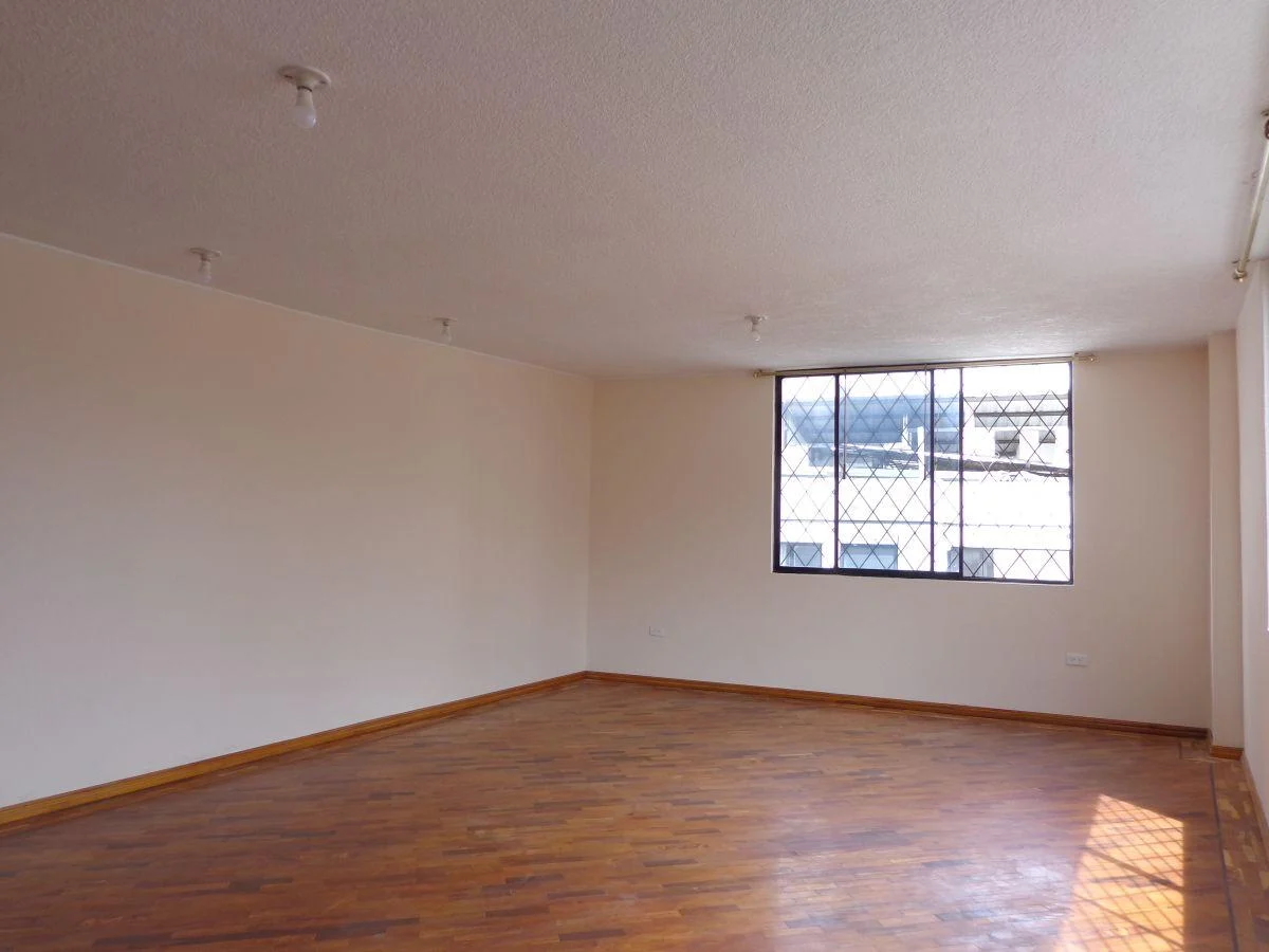 Tu Hogar Ideal en El Sector 23 de Junio: Amplio, Seguro y con Luz Natural. Provincia de Pichincha — imagen 10