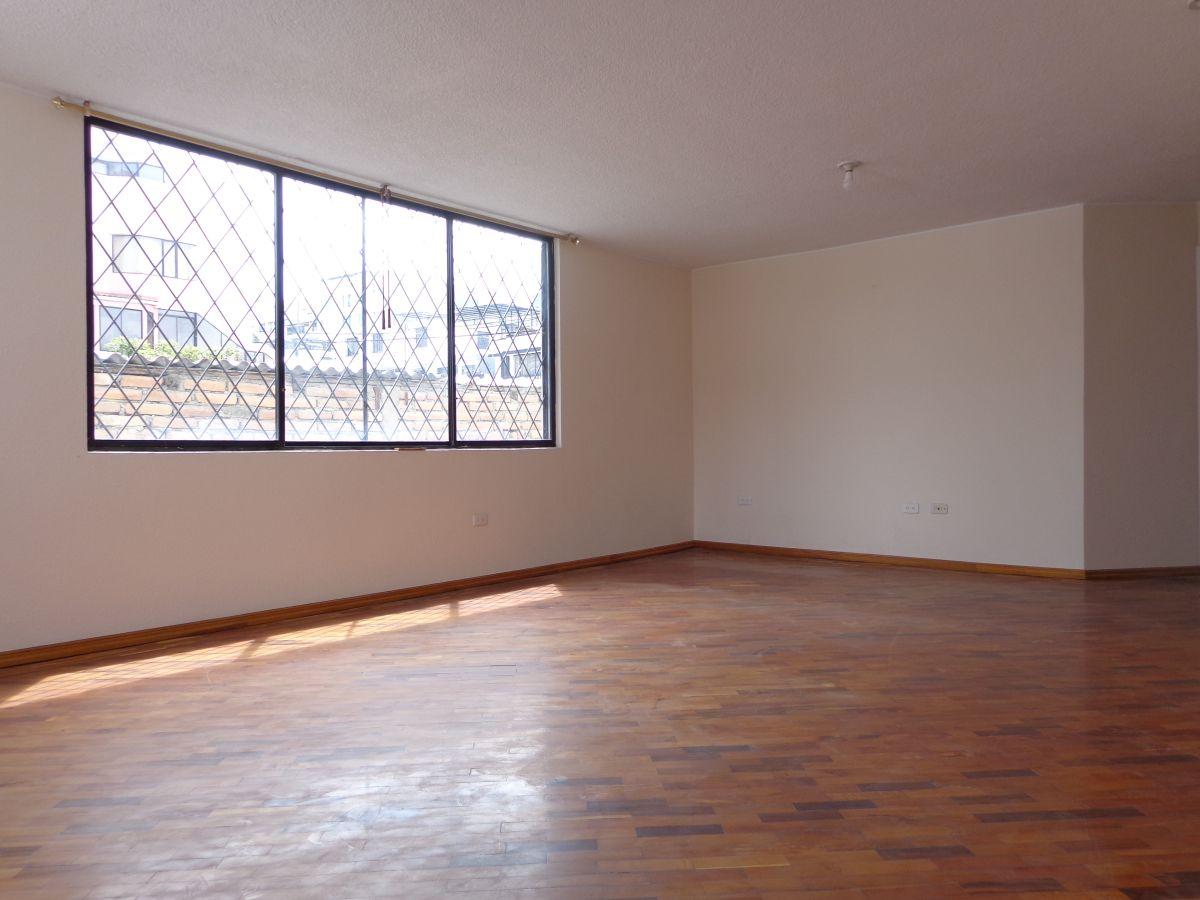 Tu Hogar Ideal en El Sector 23 de Junio: Amplio, Seguro y con Luz Natural. Provincia de Pichincha — imagen 9