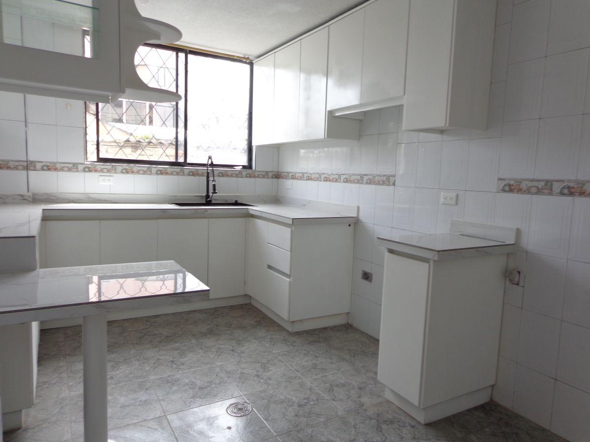 Tu Hogar Ideal en El Sector 23 de Junio: Amplio, Seguro y con Luz Natural. Provincia de Pichincha — imagen 7