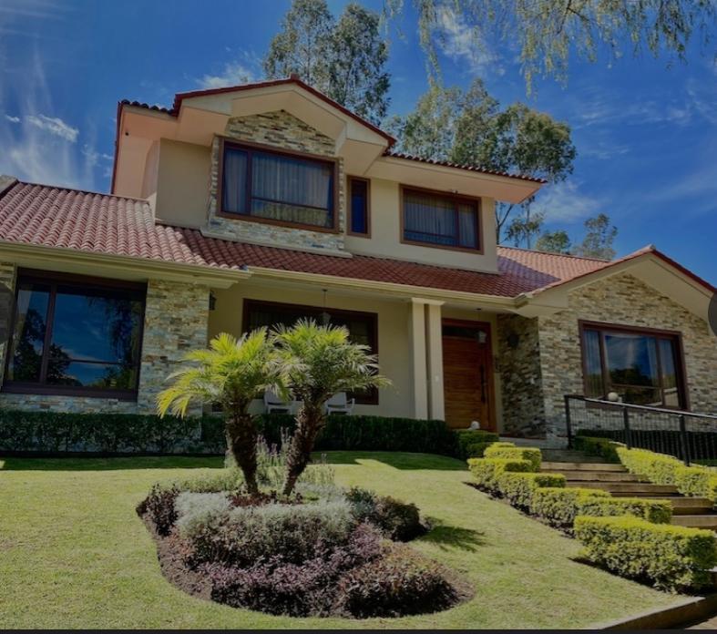 Vendo Casa de Lujo con Jardin en Challuabamba - Cerca del Nuevo Supermaxi, Azuay — imagen 6