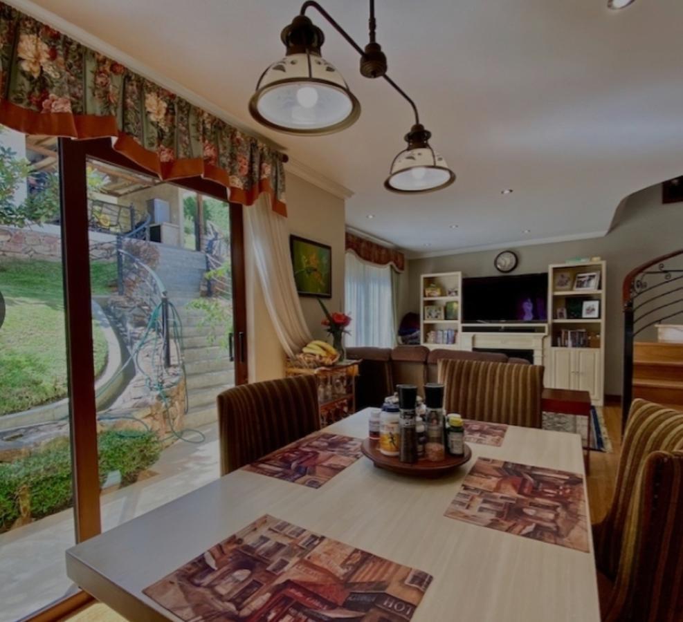 Vendo Casa de Lujo con Jardin en Challuabamba - Cerca del Nuevo Supermaxi, Azuay — imagen 2
