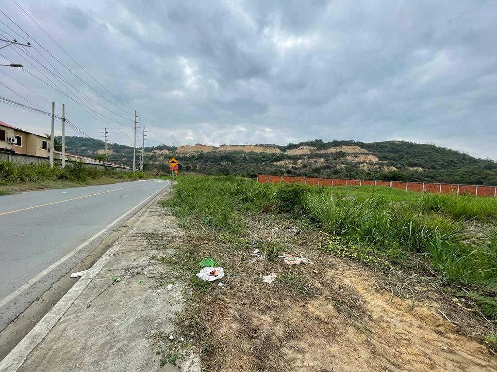 Venta de Terrenos Para Bodegas 944 m² - Av León Febres Cordero Km 14, Guayas — imagen 4