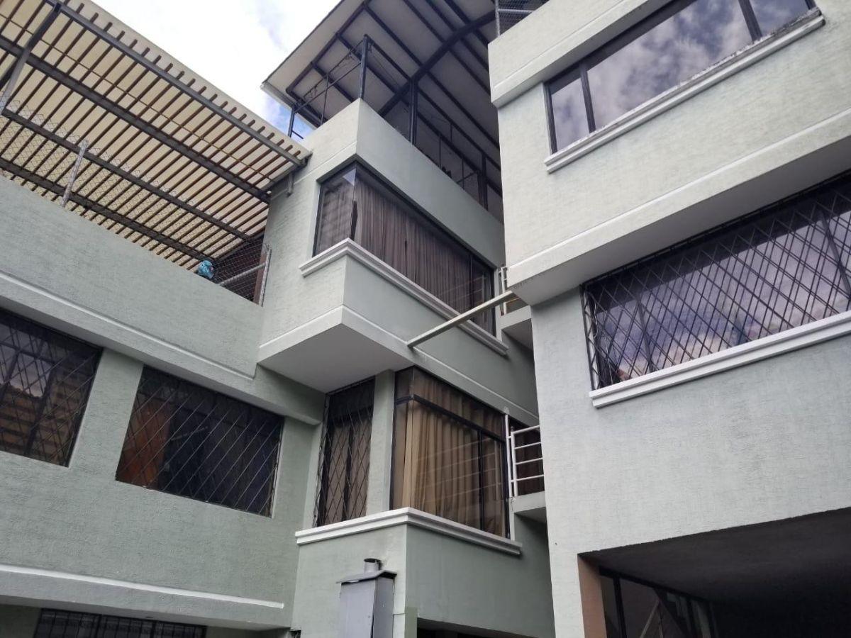 Casa Rentera con 5 Departamentos, Sector El Condado — imagen 10