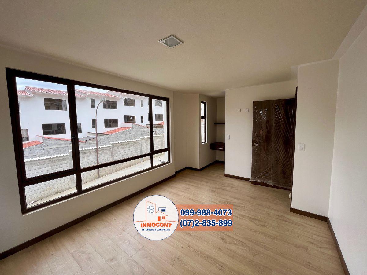 Casa de Tres Plantas en Venta Dentro de Seguro Condominio, Azuay — imagen 9