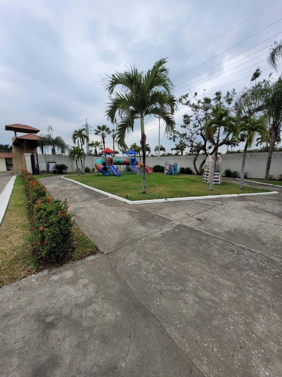Venta Terreno Esquinero 1237 m² - Urbanización Castellana - Vía a Samborondón, Guayas — imagen 5