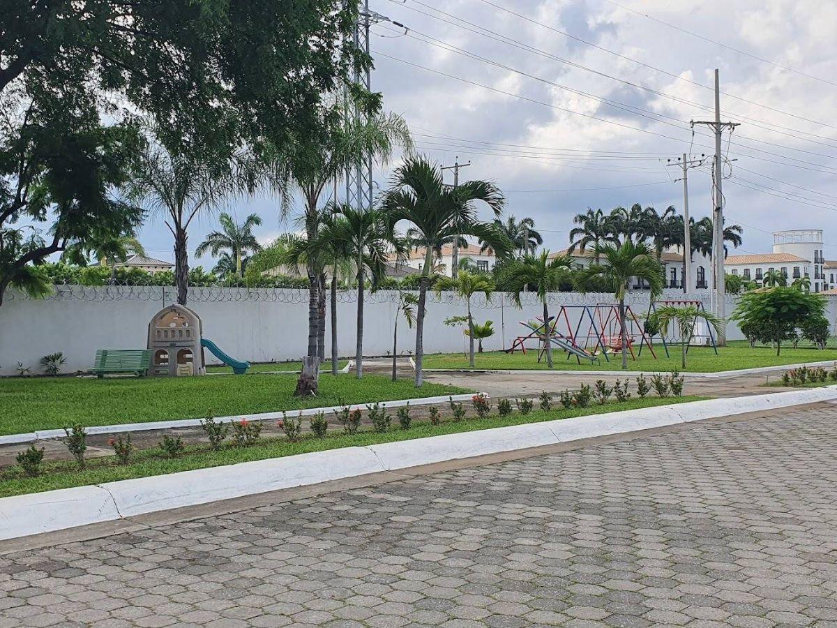 Venta Terreno Esquinero 1237 m² - Urbanización Castellana - Vía a Samborondón, Guayas — imagen 2