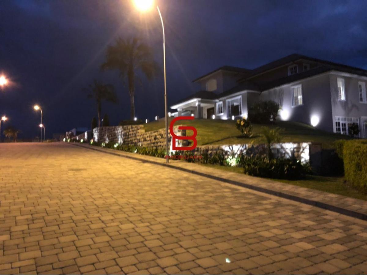 Vendo Casa con Piscina y Sala de Cine Terreno de 3570 m² y 768.80 Area de Construccion - Puembo — imagen 8