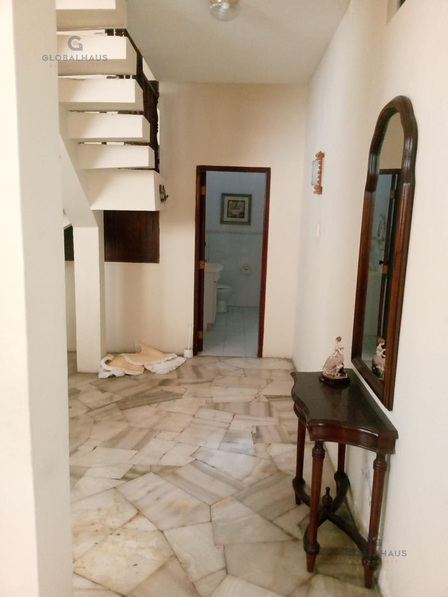 Venta Casa con Suite Lotización Pablo Gonzabach, Sector Aeropuerto, Manta, 5 Habitaciones, P. C. Manabí — imagen 4
