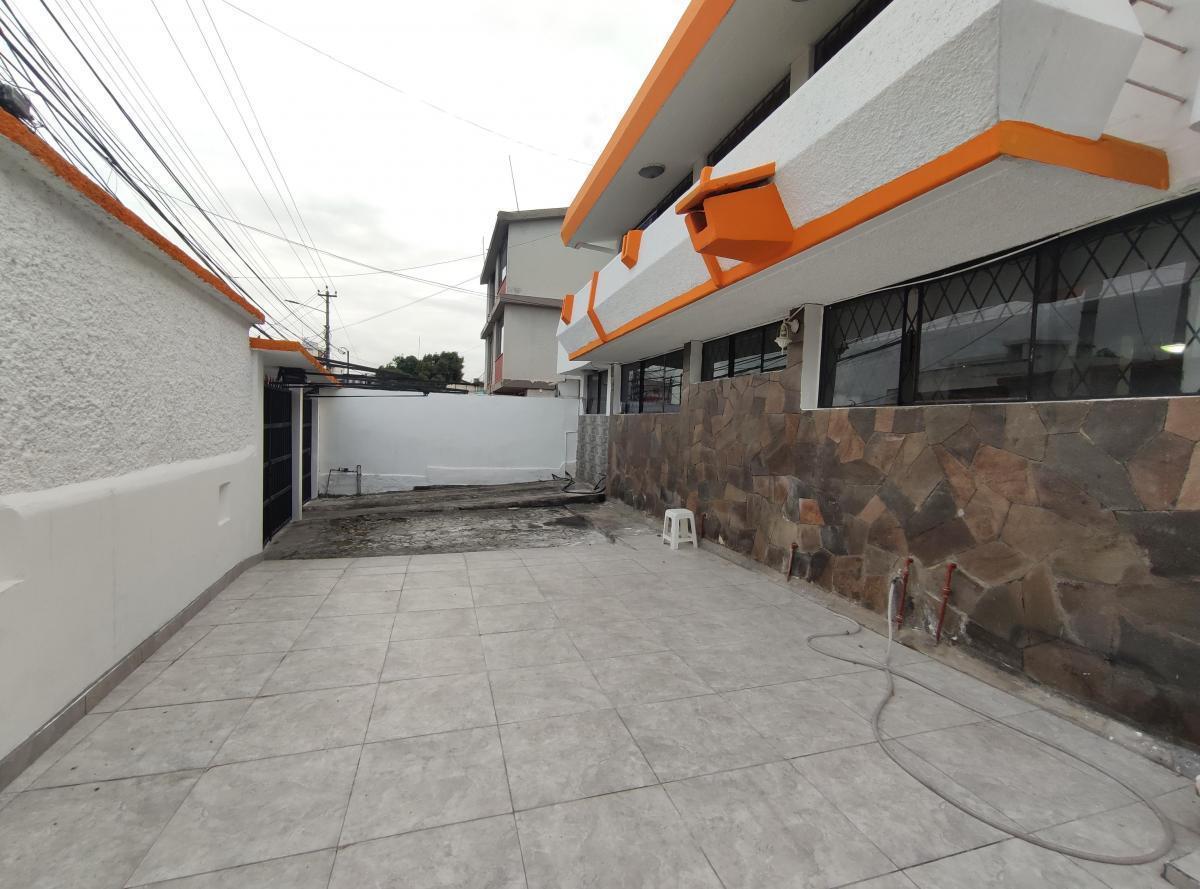 Casa Esquinera en Venta con 2 Departamentos Ideal Para Construir Locales Comerciales — imagen 10