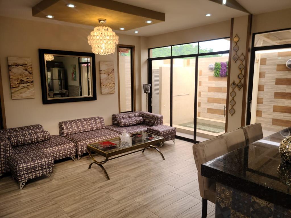 Casa de Venta en La Urbanización Condado de Vicolinci, Guayas — imagen 7