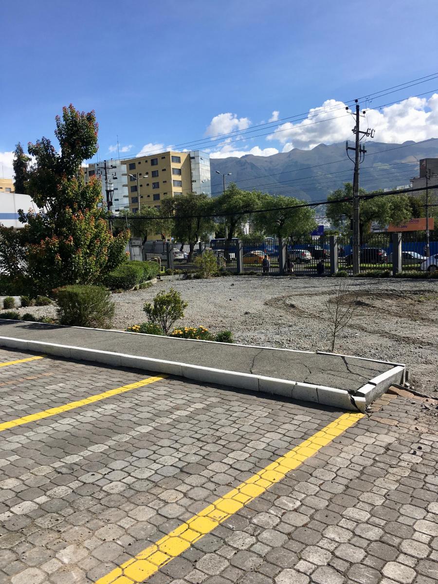 Excelente Terreno en Venta Av Galo Plaza Lasso — imagen 5