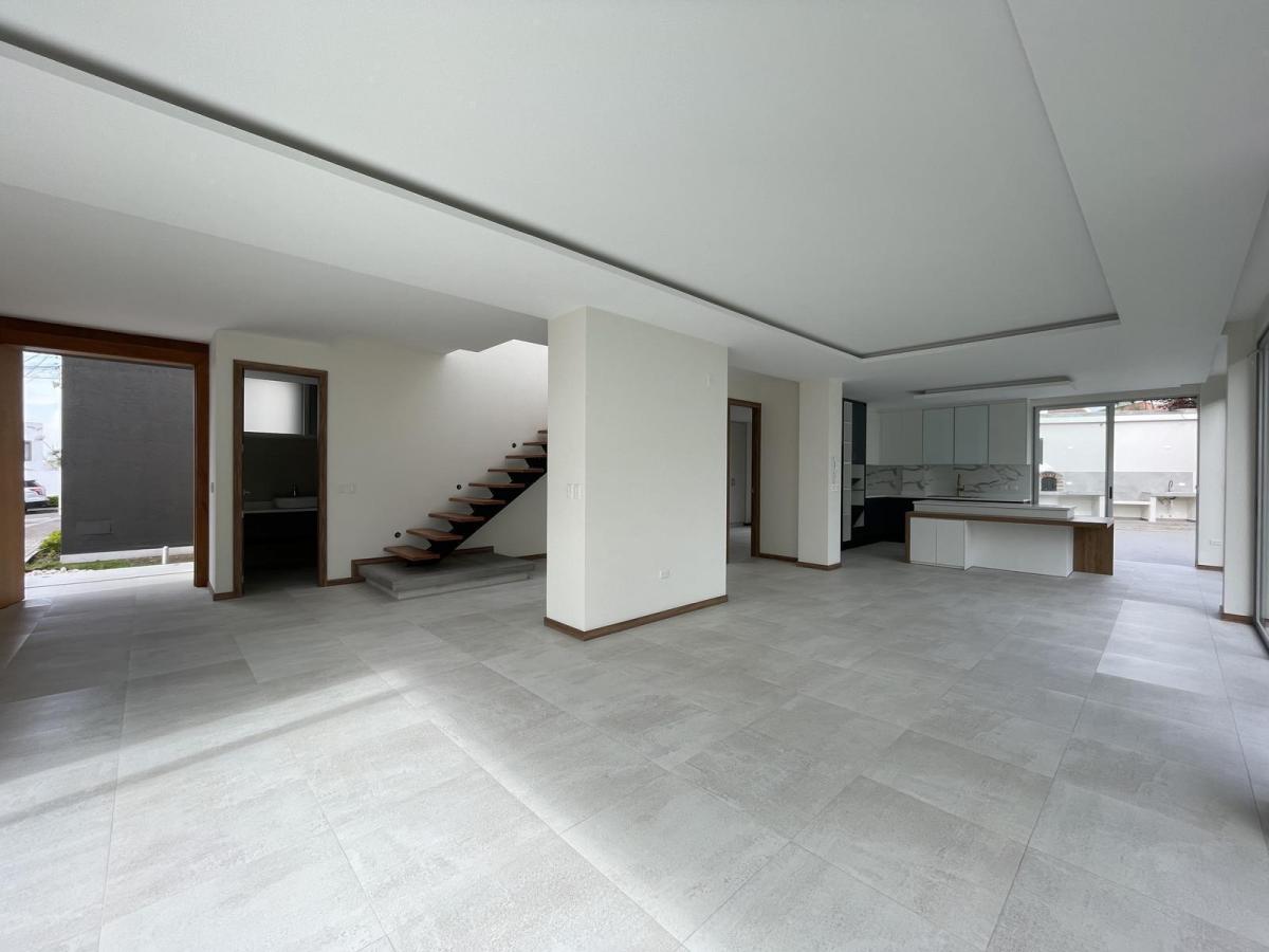 Casa de Venta en Santa Rosa de Nayon — imagen 9