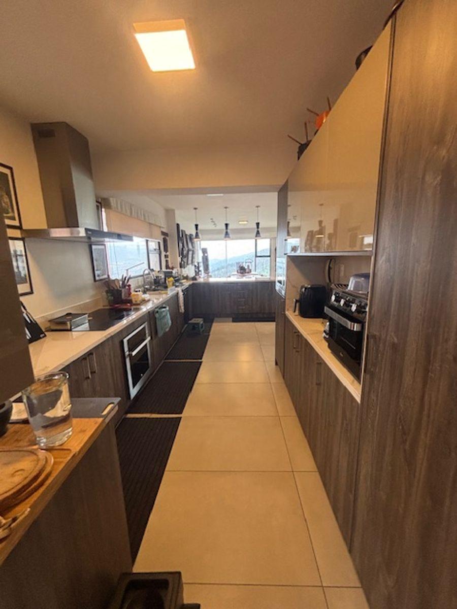 Vendo Departamento Remodelado en Gonzalez Suarez — imagen 6