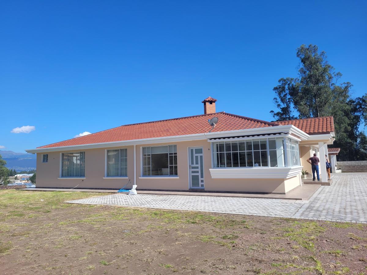 Casa de Venta, Los Chillos, Club El Refugio, Piscina. Terreno 3.000 m — imagen 10