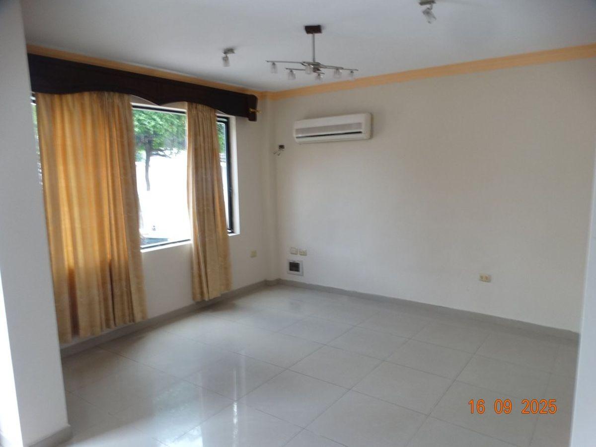 Casa de Venta en Exclusiva Urbanización Portoviejo, Manabí — imagen 10