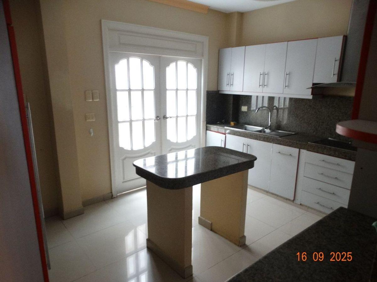 Casa de Venta en Exclusiva Urbanización Portoviejo, Manabí — imagen 7