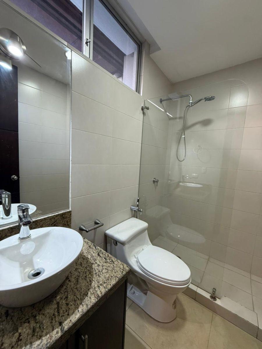 Km 3.5 Vía a Samborondón Departamento en Venta, Guayas — imagen 8