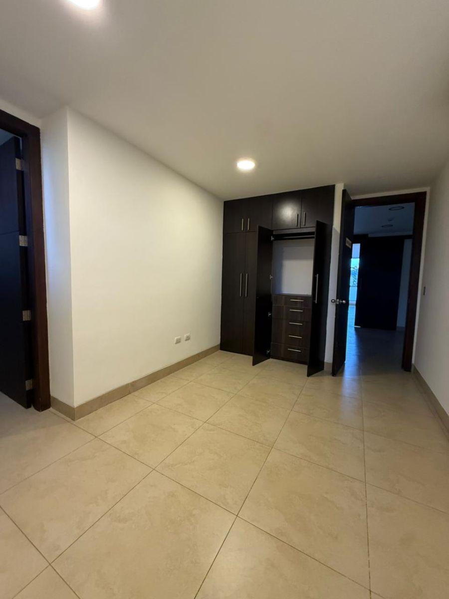 Km 3.5 Vía a Samborondón Departamento en Venta, Guayas — imagen 7