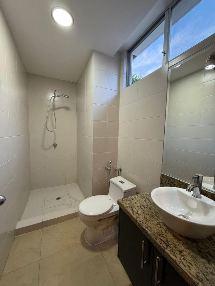 Km 3.5 Vía a Samborondón Departamento en Venta, Guayas — imagen 4