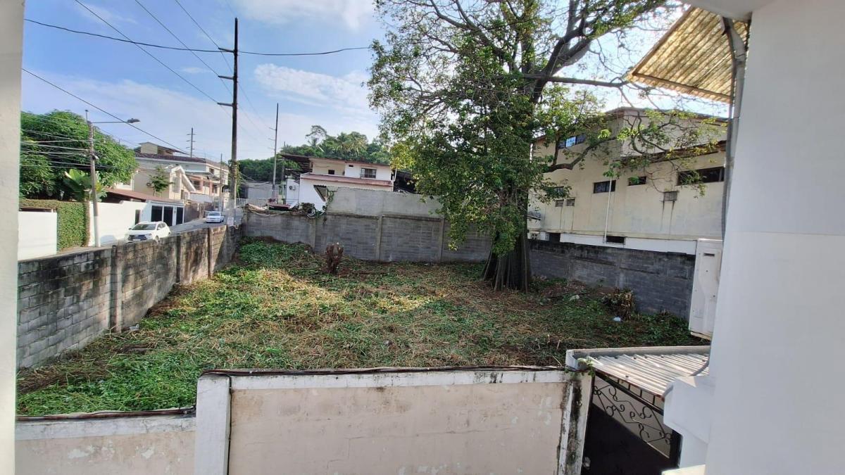 Venta de Terreno Bi Familiar con Buen Frente en Los Ceibos Zona Cerrada, Guayas — imagen 7