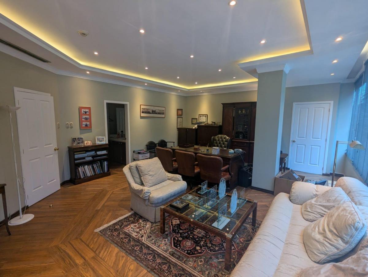 Espectacular Oficina de Venta en La Av Carlos Julio Arosemena, Guayas — imagen 8